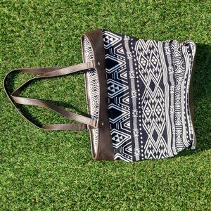 Thirty-One Jewell Tribal Wave Tote Bag